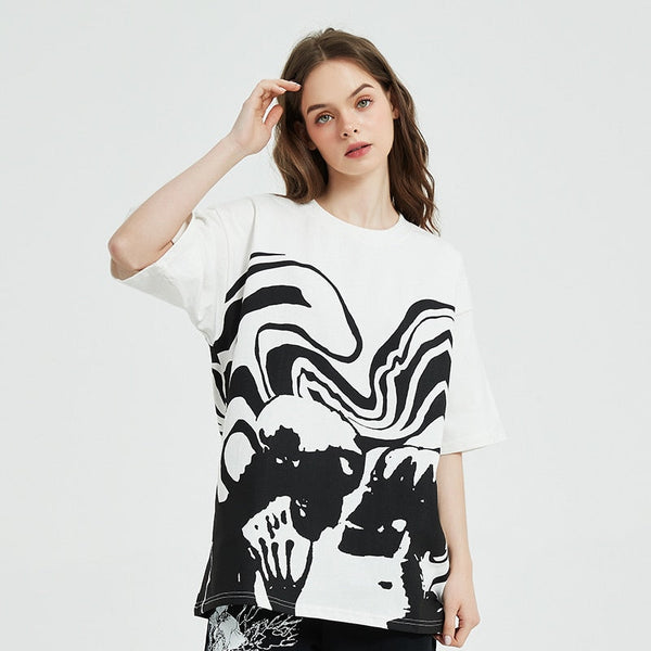 Love The In Devil The T-Shirt alternatif görünüm