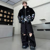 Gotik Baskılı Oversize Sweatshirt, yakın çekim — Navra Wear