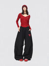 Yılan Baskılı Jogger, model üzerinde — Navra Wear