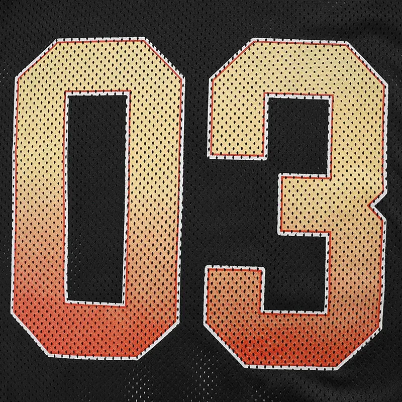 Y2K Patchwork File Detaylı Tişört, model üzerinde — Navra Wear