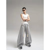 Bol Kesim Beli Lastikli Jogger, model üzerinde — Navra Wear