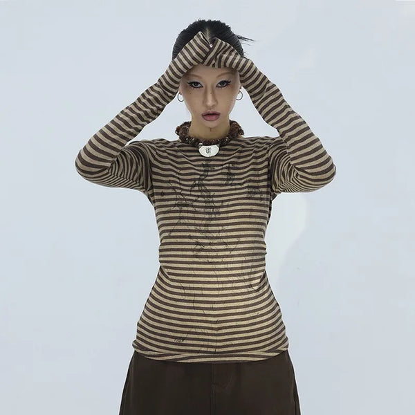 Retro-Faded Grit-Style Multi-Stripe Tattoo Print T-Shirt alternatif görünüm