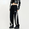 Bol Kesim Çizgili Jogger, model üzerinde — Navra Wear