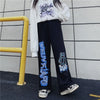 Vintage Wide Leg Anime Baskılı Jogger, model üzerinde — Navra Wear
