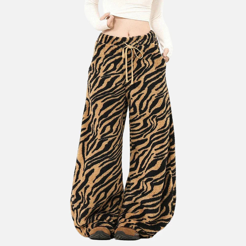 Leopar Desenli Beli Lastikli Jogger, önden görünüm — Navra Wear