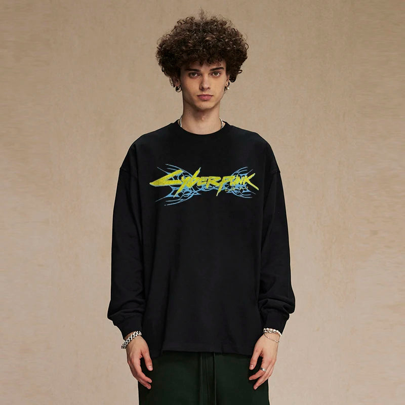 Şeytan Baskılı Uzun Kollu Tişört, model üzerinde — Navra Wear