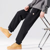 Beli Lastikli Jogger, model üzerinde — Navra Wear