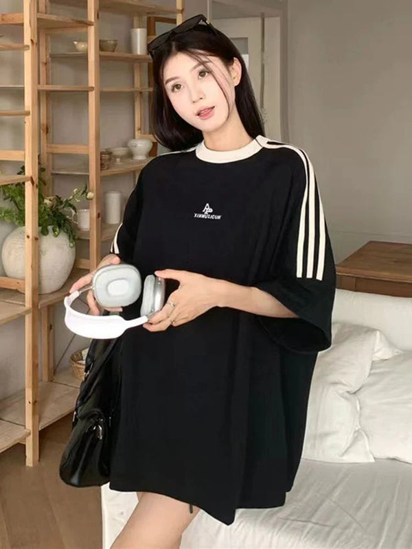 Training Women's Relaxed-Cut Classic Epoch T-Shirt alternatif görünüm
