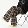 Wide Leg Ekose Jogger, model üzerinde — Navra Wear