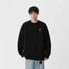 Nakışlı Bisiklet Yaka Sweatshirt, yan görünüm — Navra Wear