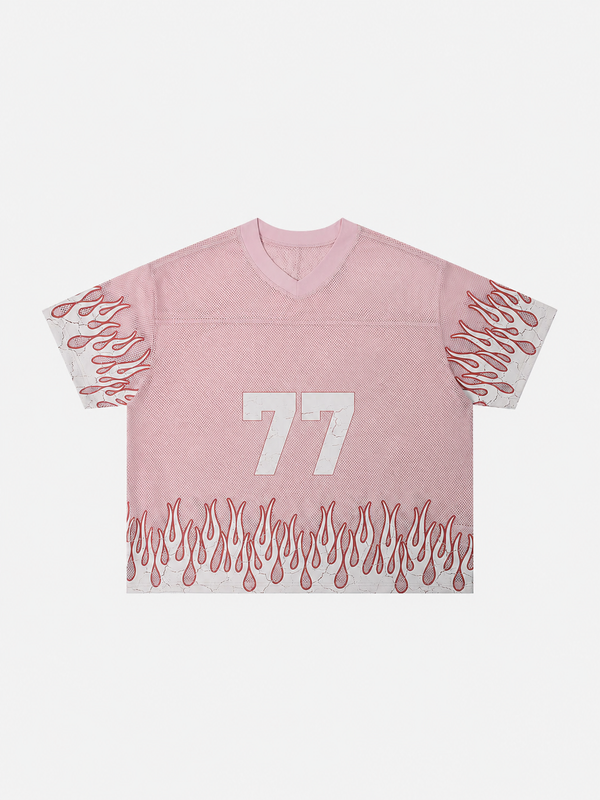 Boxy Alev 77 Tişört, model üzerinde — Navra Wear