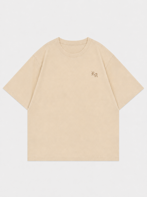 Pamuklu Baskılı Tişört, model üzerinde — Navra Wear