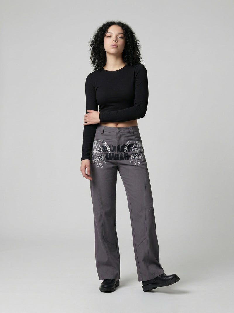 Kadın İspanyol Paça Pantolon, model üzerinde — Navra Wear