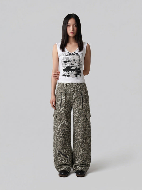 Rough-Edge Visual V-Neck T-Shirt