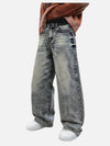 Yıkanmış İspanyol Paça Jean Pantolon, model üzerinde — Navra Wear