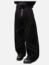 Vintage Wide Leg Jean Pantolon, model üzerinde — Navra Wear