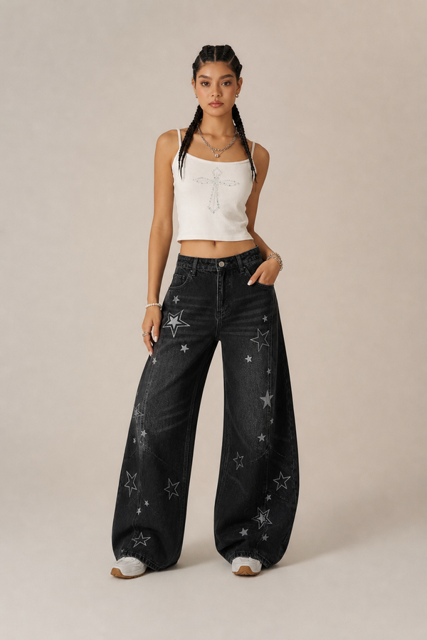 Yıkanmış Taşlamalı Yıldız Bol Paça Jean Pantolon, yan görünüm — Navra Wear