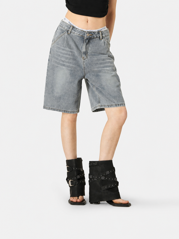 Yıkanmış Buruşuk Jean Şort, arka görünüm — Navra Wear