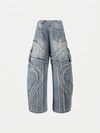 Dalga Panel Baggy Bol Paça Jean Pantolon, model üzerinde — Navra Wear