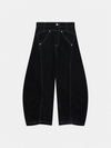 Buruşuk Bol Paça Jean Pantolon, model üzerinde — Navra Wear