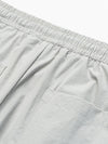 Buruşuk Bağcıklı Pantolon, model üzerinde — Navra Wear